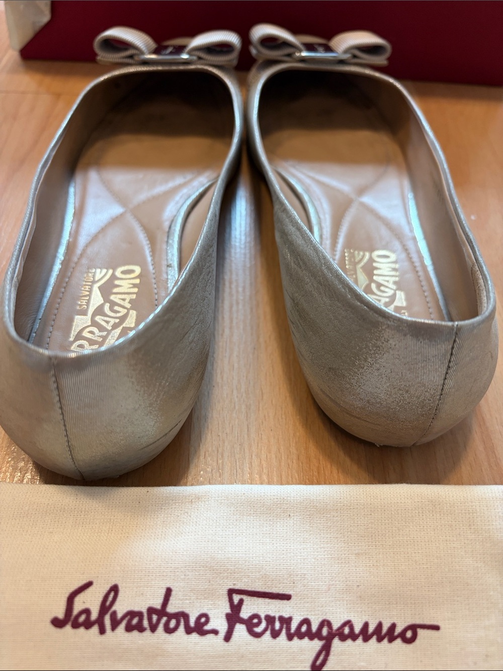 Salvatore Ferragamo Metallic Silver Leather Vara Bow Flats - Picture 8 of 8